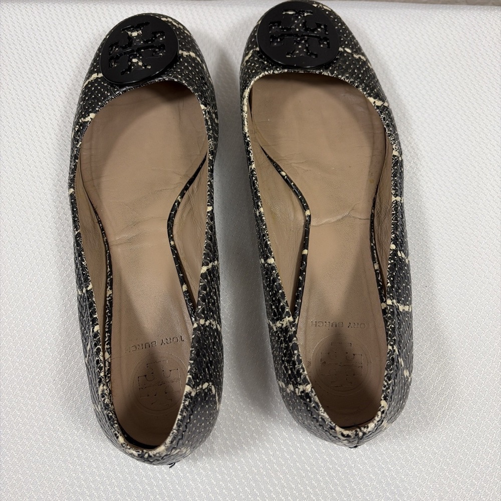 TORY BURCH Reva Mojave Print Leather Logo Ballet Flat Size 8M Black/Ivory - Picture 4 of 9
